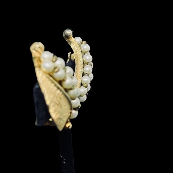Vintage Kramer Gold Tone And Faux Pearl Brooch And Clip On Earrings (5003) - Picture 6 of 10